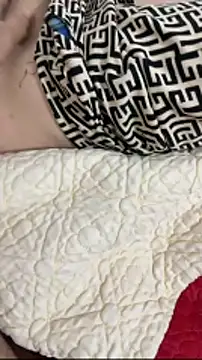 huyenzz online show from March 27, 4:51 pm