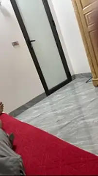 huyenzz online show from April 1, 2:25 pm