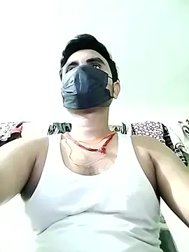 Snapshot of loyalboy_0052 chatting on April 16, 8:26 am loyalboy 0052 online show from April 16, 8:26 am