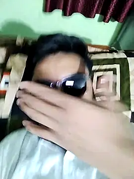 Snapshot of loyalboy_0052 chatting on May 15, 6:26 pm loyalboy 0052 online show from May 15, 6:26 pm