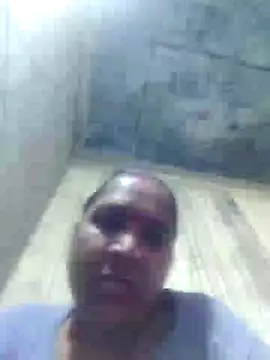 Snapshot of Loomaraj chatting on February 21, 11:22 am Loomaraj online show from February 21, 11:22 am