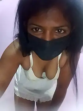 Snapshot of Malee_S chatting on April 25, 6:05 am Malee S online show from April 25, 6:05 am