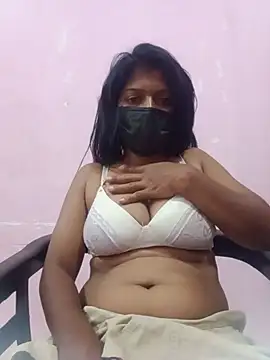 Snapshot of Malee_S chatting on June 8, 5:02 pm Malee S online show from June 8, 5:02 pm