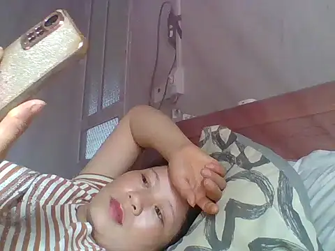 Snapshot of PTM99 chatting on March 2, 2:58 am PTM99 online show from March 2, 2:58 am