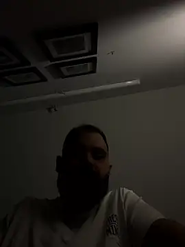 Snapshot of beerboy2222 chatting on July 5, 8:54 am beerboy2222 online show from July 5, 8:54 am