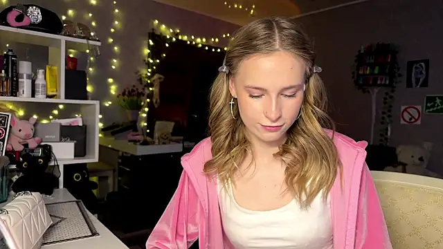 amily sunray online show from March 26, 2:33 pm