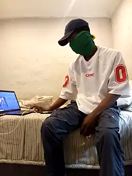 Snapshot of ZEEGOON chatting on February 20, 3:23 pm ZEEGOON online show from February 20, 3:23 pm