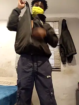 Snapshot of ZEEGOON chatting on February 22, 11:25 pm ZEEGOON online show from February 22, 11:25 pm