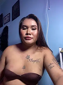 Snapshot of hollynicole chatting on June 17, 7:04 pm hollynicole online show from June 17, 7:04 pm
