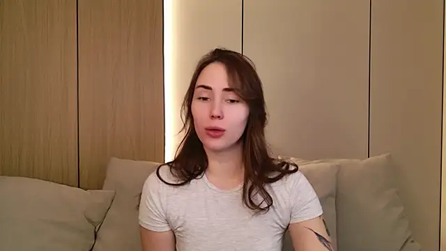 Arielle Vade online show from March 18, 5:32 am