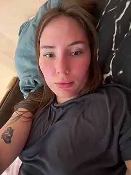 Snapshot of Arielle_Vade chatting on May 22, 6:24 pm Arielle Vade online show from May 22, 6:24 pm