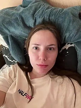 Snapshot of Arielle_Vade chatting on May 23, 10:03 pm Arielle Vade online show from May 23, 10:03 pm