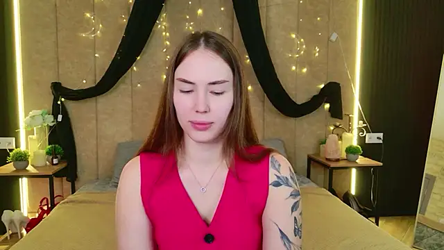 Snapshot of Arielle_Vade chatting on May 25, 5:13 am Arielle Vade online show from May 25, 5:13 am