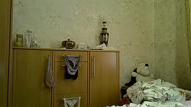 Snapshot of CurvyWild_Lady30 chatting on May 2, 2:33 pm CurvyWild Lady30 online show from May 2, 2:33 pm