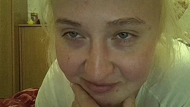 Snapshot of CurvyWild_Lady30 chatting on May 4, 5:53 pm CurvyWild Lady30 online show from May 4, 5:53 pm