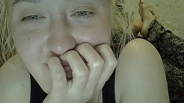 Snapshot of CurvyWild_Lady30 chatting on May 5, 7:22 pm CurvyWild Lady30 online show from May 5, 7:22 pm