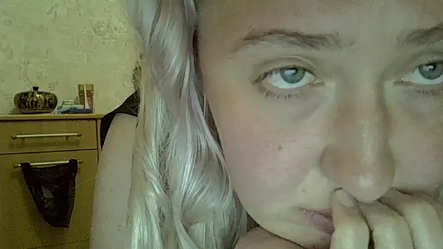 Snapshot of CurvyWild_Lady30 chatting on May 30, 6:38 pm CurvyWild Lady30 online show from May 30, 6:38 pm