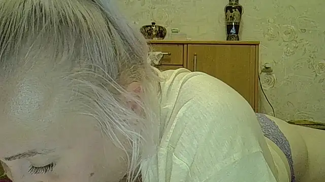 Snapshot of CurvyWild_Lady30 chatting on June 8, 10:21 pm CurvyWild Lady30 online show from June 8, 10:21 pm