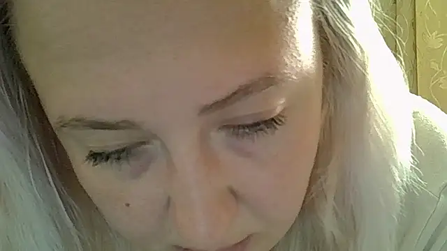 Snapshot of CurvyWild_Lady30 chatting on June 10, 11:31 am CurvyWild Lady30 online show from June 10, 11:31 am