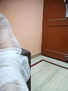 Snapshot of your-ayra chatting on February 14, 6:04 pm your-ayra online show from February 14, 6:04 pm