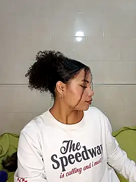 Snapshot of BrianaSweetxxx chatting on February 14, 4:31 am BrianaSweetxxx online show from February 14, 4:31 am