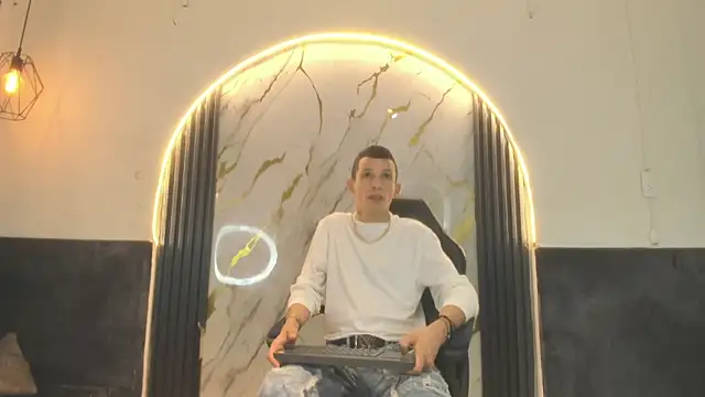 Isaak 26 online show from February 15, 12:25 pm