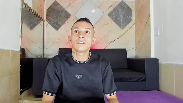 Isaak 26 online show from March 31, 6:41 pm