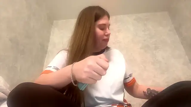 Snapshot of Lunexia_Kysstoria chatting on February 10, 1:48 pm Lunexia Kysstoria online show from February 10, 1:48 pm