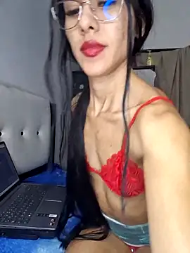 Snapshot of Alannys19 chatting on June 3, 1:41 am Alannys19 online show from June 3, 1:41 am