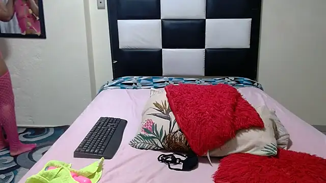 VeronaDimexx online show from April 5, 8:28 pm