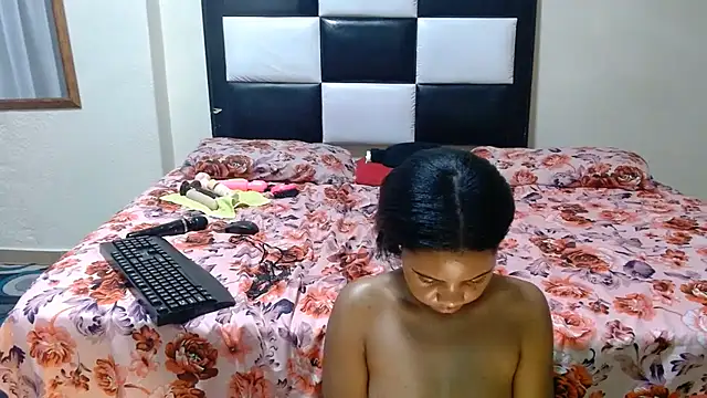 Snapshot of VeronaDimexx chatting on May 25, 11:11 pm VeronaDimexx online show from May 25, 11:11 pm