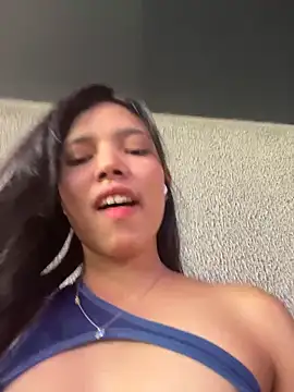 Snapshot of jadelaurent chatting on March 11, 8:37 pm jadelaurent online show from March 11, 8:37 pm