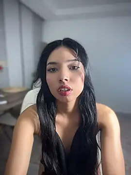 jadelaurent online show from July 16, 12:05 am