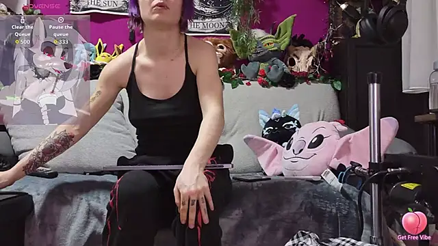 Snapshot of ViGothFox chatting on February 24, 7:12 pm ViGothFox online show from February 24, 7:12 pm