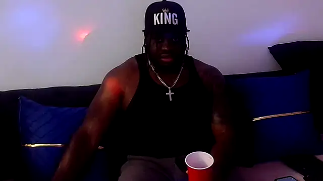 Snapshot of darkstallion7 chatting on April 25, 5:32 am darkstallion7 online show from April 25, 5:32 am