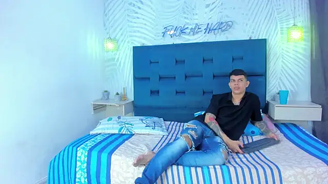 Snapshot of Adventurous_Boys chatting on March 2, 6:15 pm Adventurous Boys online show from March 2, 6:15 pm