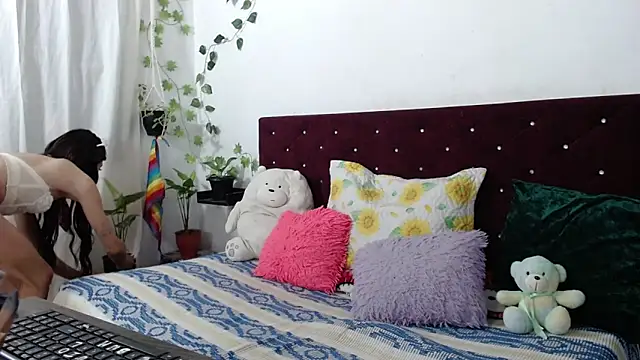 Snapshot of Saraanova1 chatting on June 3, 2:47 am Saraanova1 online show from June 3, 2:47 am