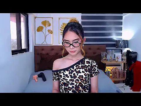 JuicyCockThea online show from March 13, 12:06 am