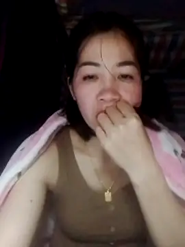 Snapshot of -Lundy- chatting on February 19, 3:57 am -Lundy- online show from February 19, 3:57 am