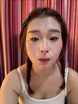 Snapshot of A-cola chatting on February 24, 8:34 am A-cola online show from February 24, 8:34 am