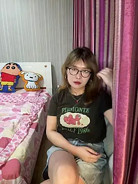 Snapshot of A-cola chatting on July 12, 2:30 pm A-cola online show from July 12, 2:30 pm