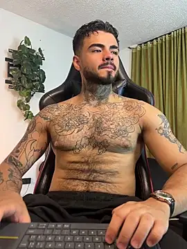 Snapshot of Benjii_Carter1 chatting on June 27, 12:37 am Benjii Carter1 online show from June 27, 12:37 am