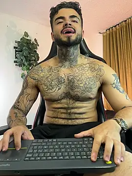 Snapshot of Benjii_Carter1 chatting on July 2, 3:56 am Benjii Carter1 online show from July 2, 3:56 am