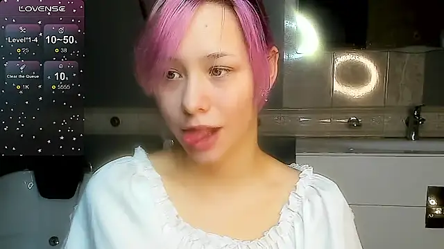 EmilyTrase online show from April 6, 1:14 am