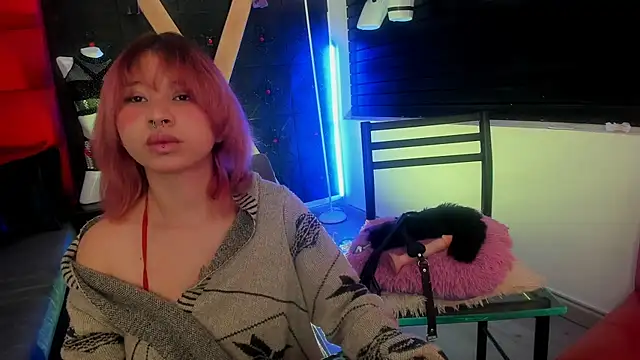 Snapshot of kitty_gang_ chatting on February 10, 1:15 pm kitty gang online show from February 10, 1:15 pm