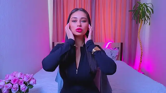 Snapshot of Sofia_Plump chatting on February 16, 10:33 am Sofia Plump online show from February 16, 10:33 am