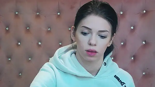 PeachyElla26 online show from February 20, 10:38 am