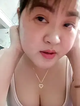 Snapshot of Kee-kimlee chatting on March 2, 9:16 am Kee-kimlee online show from March 2, 9:16 am