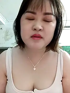 Kee-kimlee online show from March 28, 2:33 am