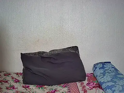 Snapshot of BlackBeauty2002 chatting on February 9, 8:24 pm BlackBeauty2002 online show from February 9, 8:24 pm